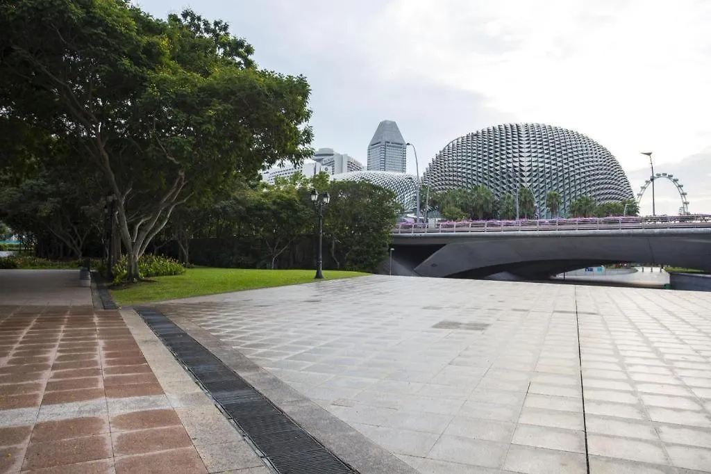 Arianna Hotel Singapur 2*,